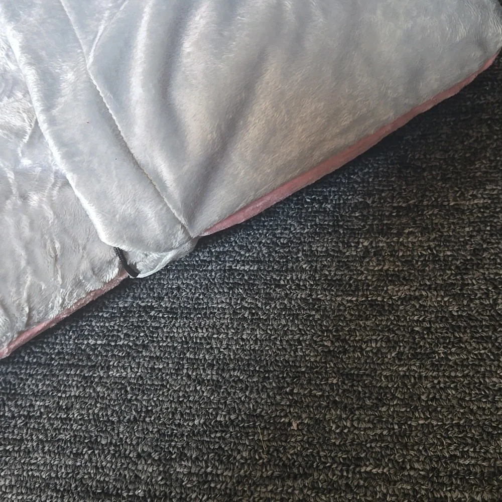 Soft Grey And.pink Travel Pillow - Picture 3 of 8